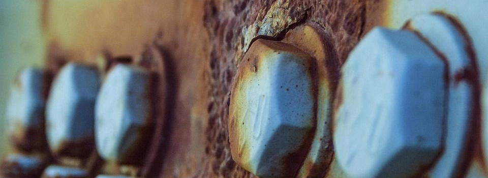 بهترین پوشش‌های مقاوم در برابر خوردگی برای تاسیسات صنعتی ساحلی