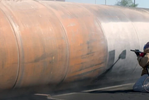 انتخاب روش سندبلاست مناسب برای سطوح صنعتی