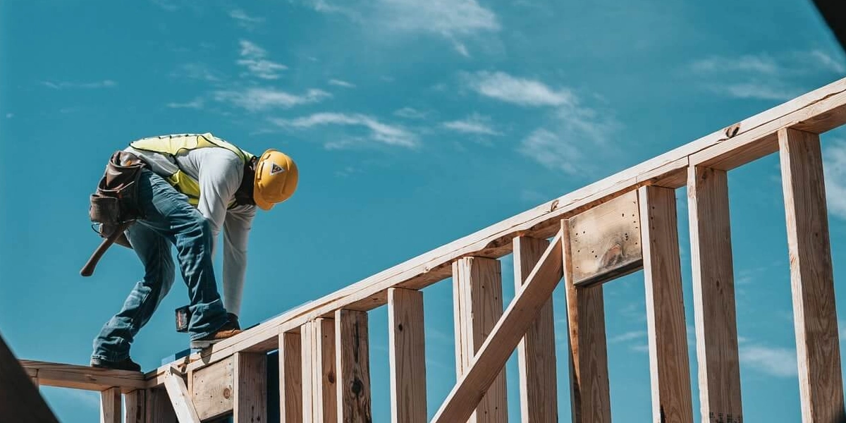 کار در ارتفاع چیست و چرا خطرناک است؟